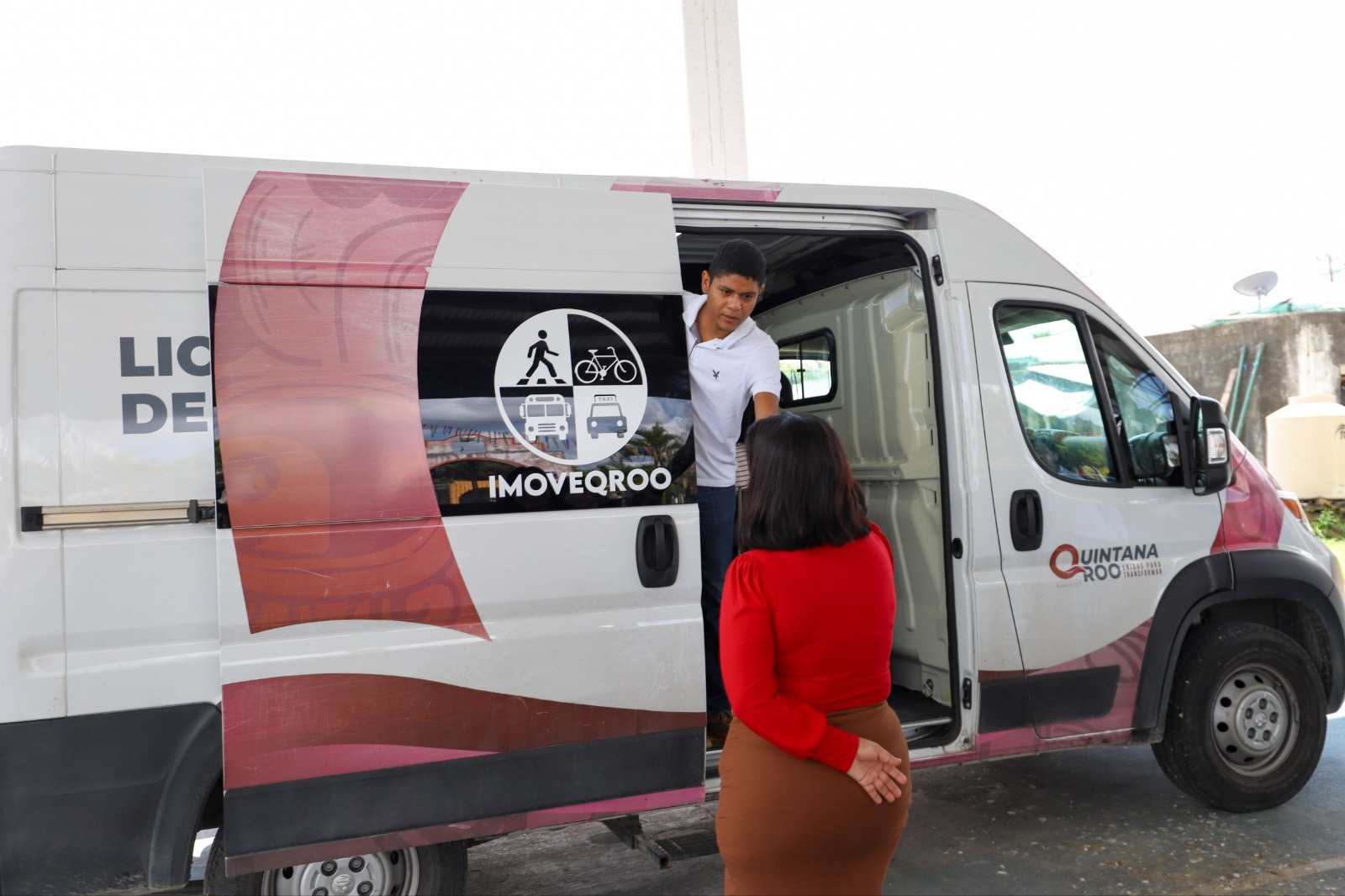 Realiza IMOVEQROO caravanas móviles de licencias y permisos de conducir en Chiquilá y Nicolás Bravo