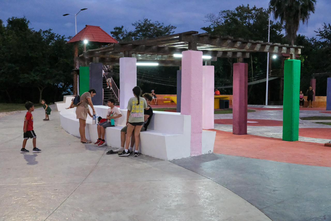 Mara Lezama reabre el Parque del Puente Colgante, corazón familiar de Chetumal