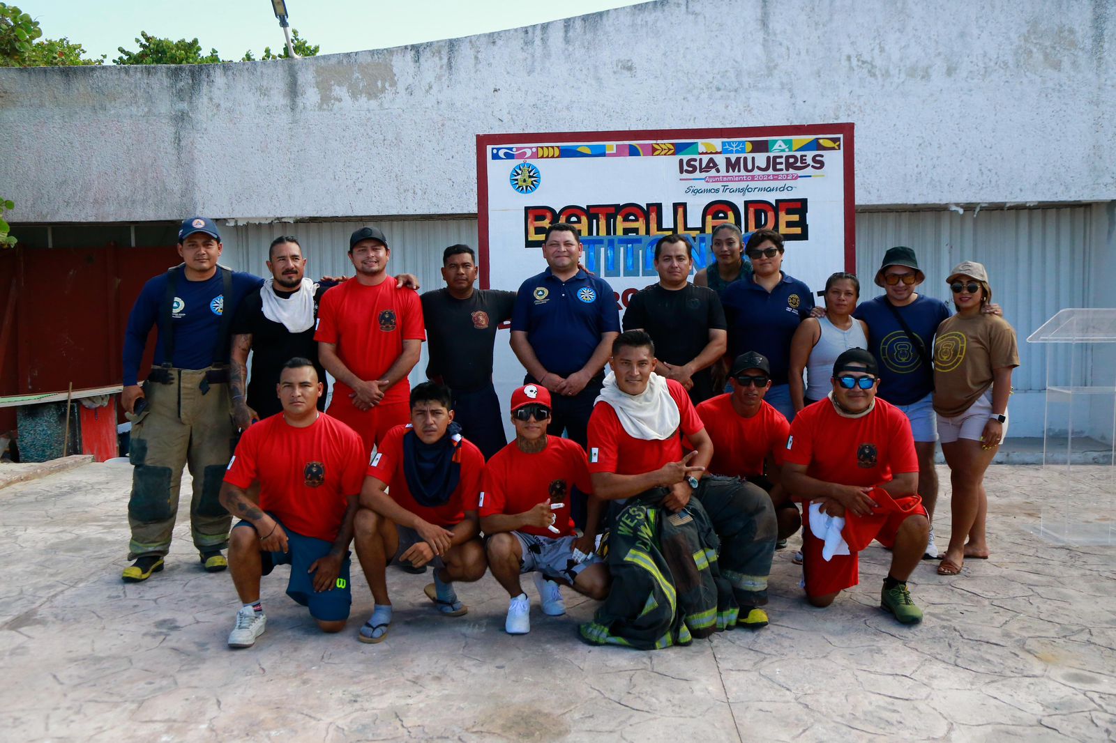 Exitosa “Batalla de Titanes” reúne a bomberos y atletas de CrossFit en Isla Mujeres