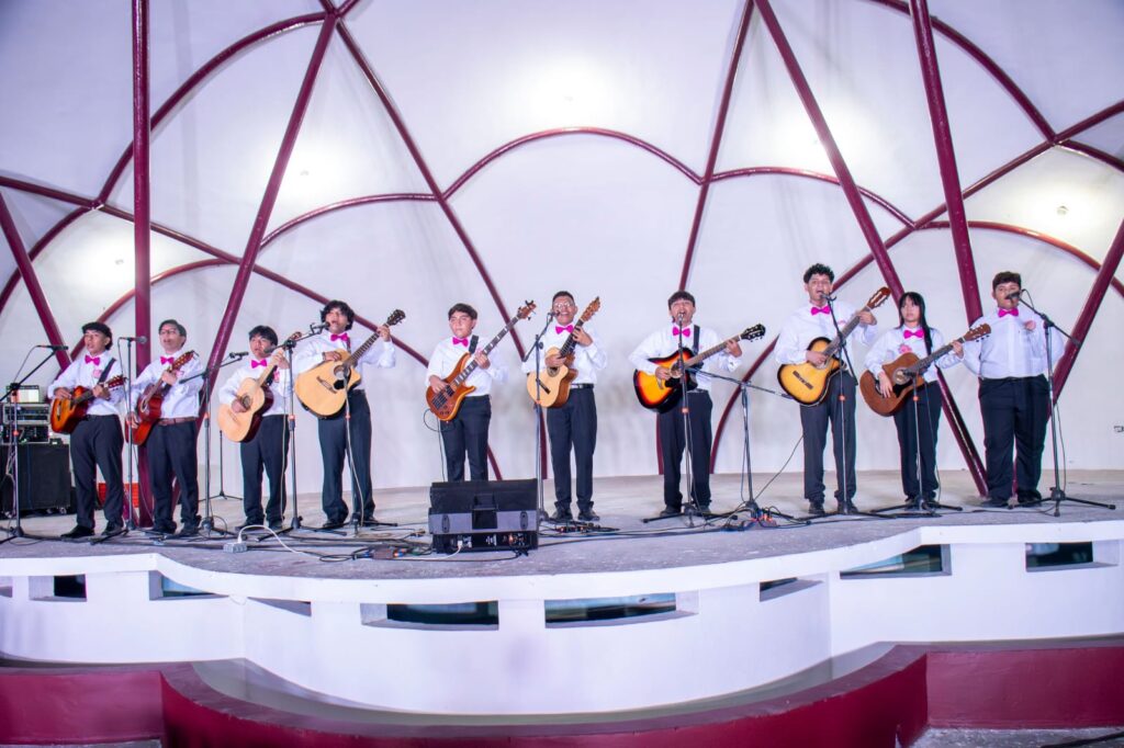 Celebra la FPMC a las mamás con el recital “Noche de Rosas y Serenata”, con la Rondalla Cuzamil