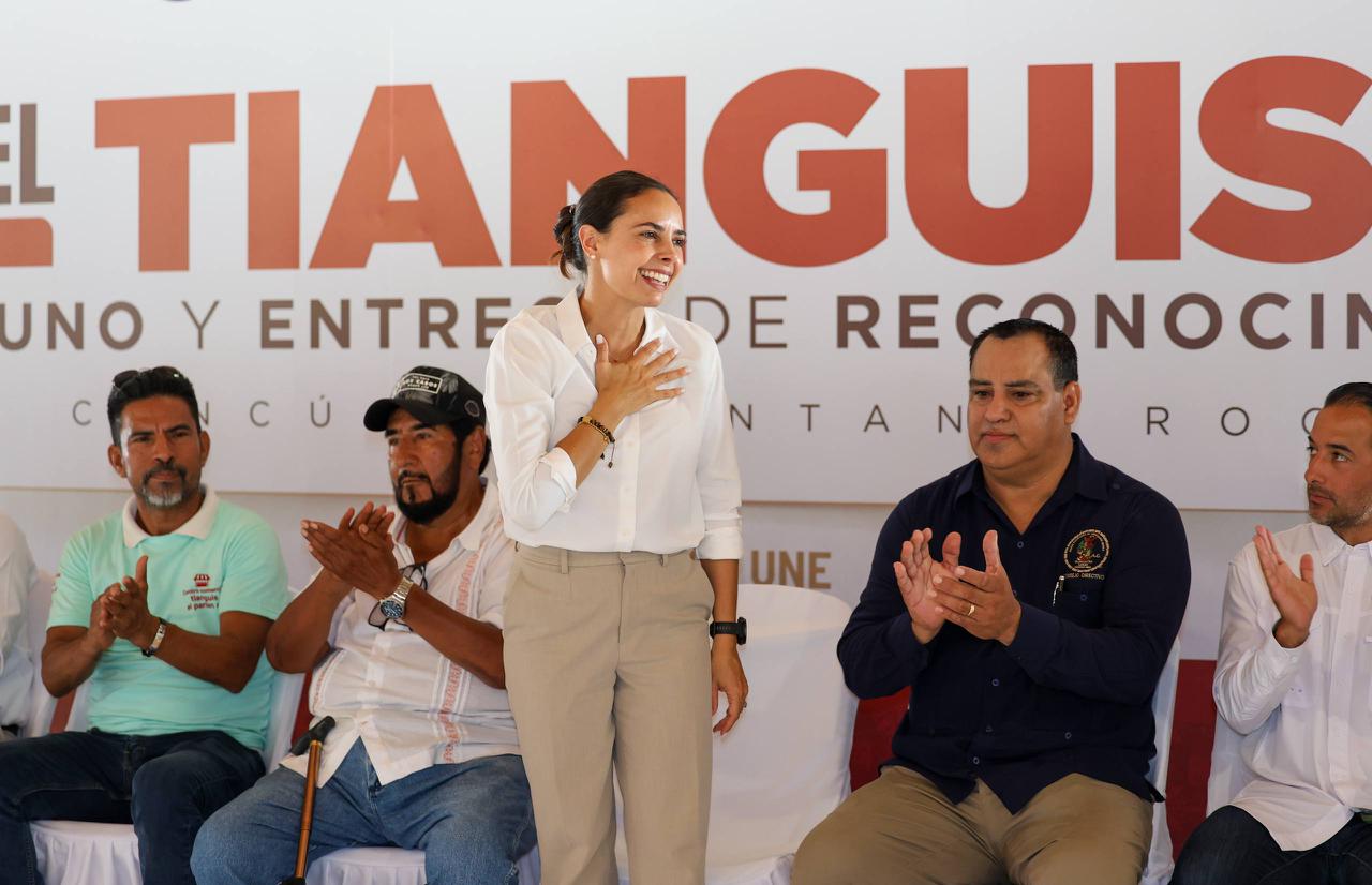 CELEBRA ANA PATY PERALTA PRIMER “DÍA MUNICIPAL DEL TIANGUISTA”  