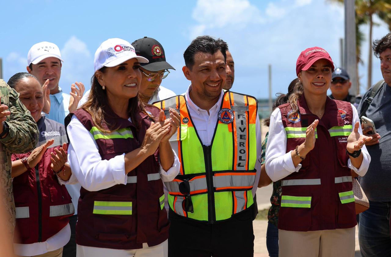 ENCABEZAN ANA PATY PERALTA Y MARA LEZAMA COORDINACIÓN DE 1ER. SIMULACRO NACIONAL 2026