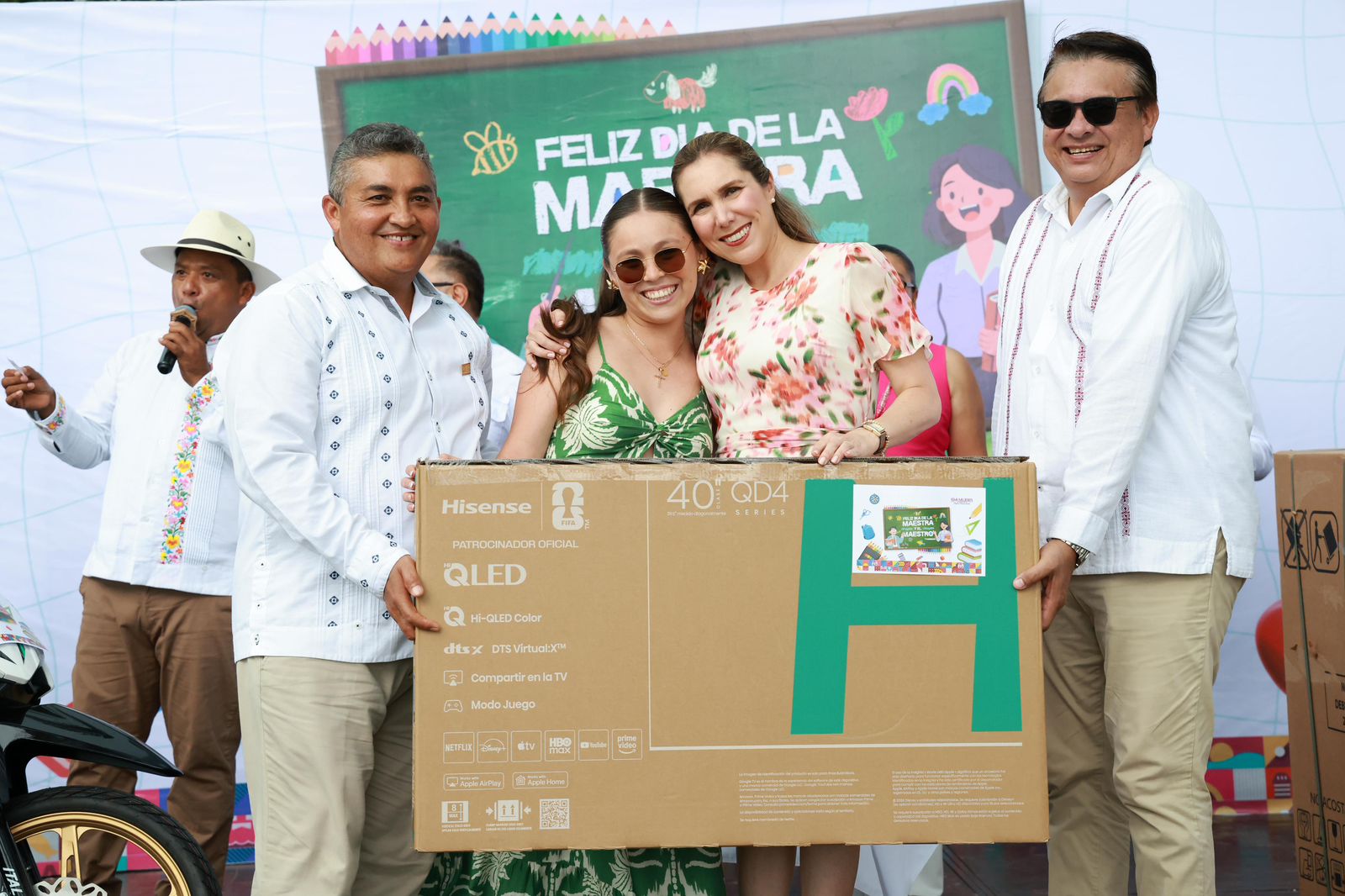 Atenea celebra a docentes isleños en el Día de la Maestra y el Maestro