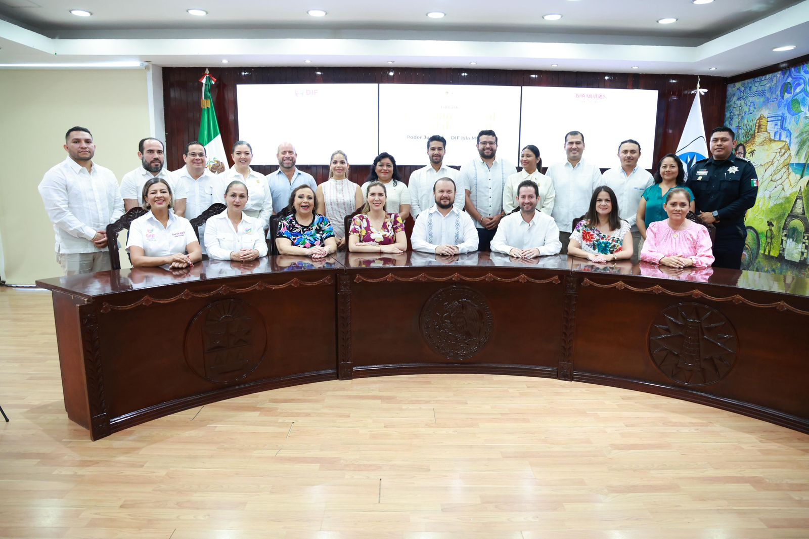 Isla Mujeres, primer municipio en firmar convenio con el Poder Judicial para fortalecer la atención familiar