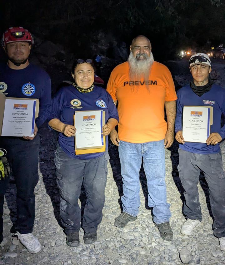 Gobierno de Isla Mujeres fortalece la capacitación de Protección Civil con formación especializada en rescate vertical