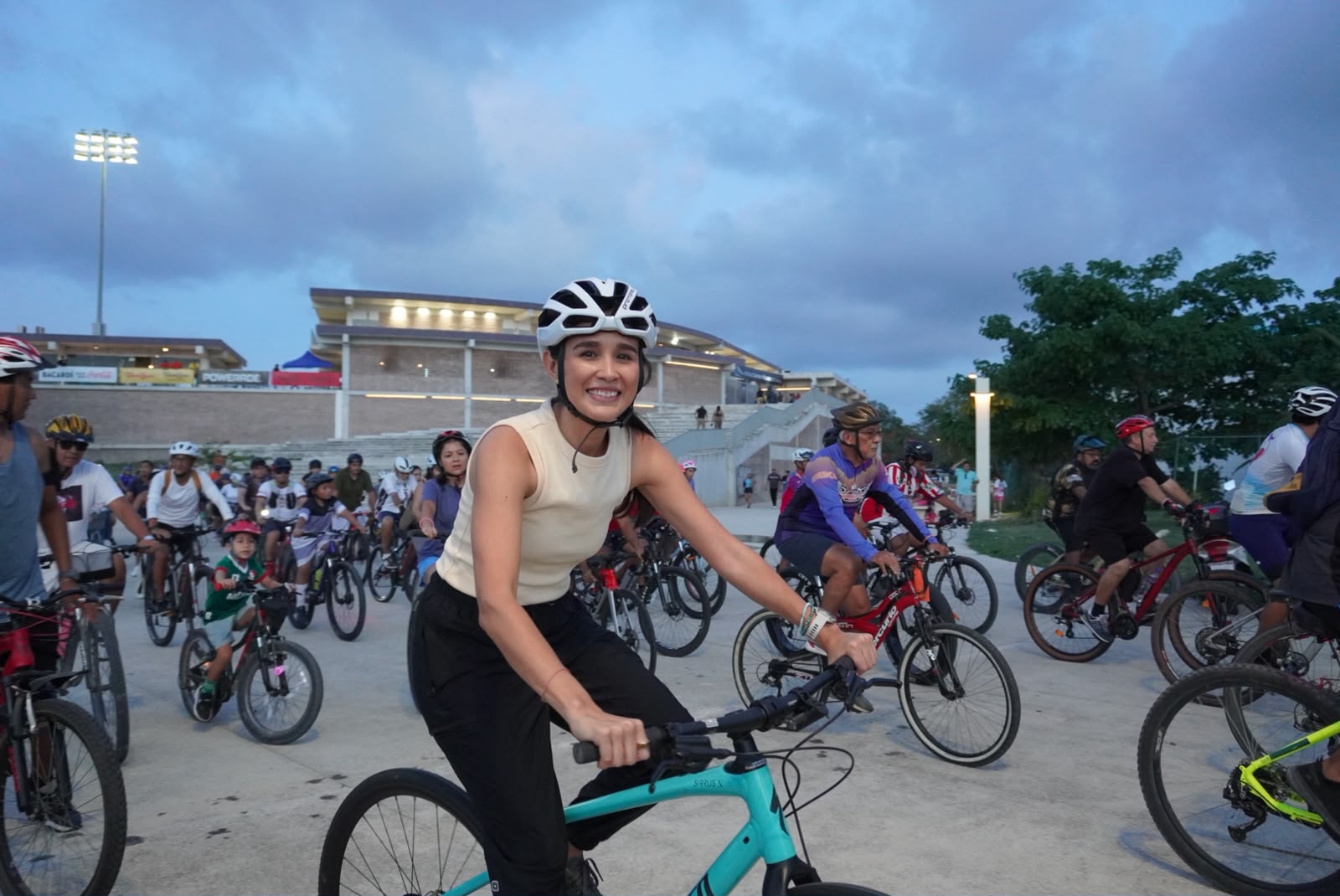 CICLISTAS FESTEJAN PRIMER ANIVERSARIO DE “RODANDO CANCÚN”