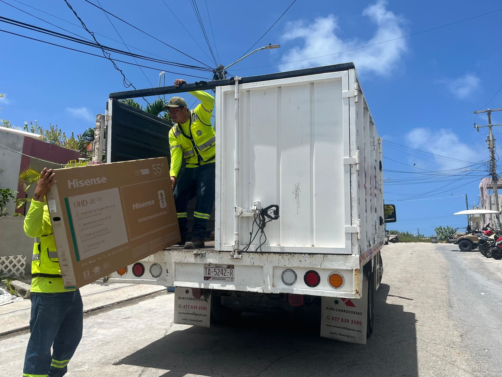 Gobierno Municipal continúa transformando Isla Mujeres con acciones permanentes de descacharrización