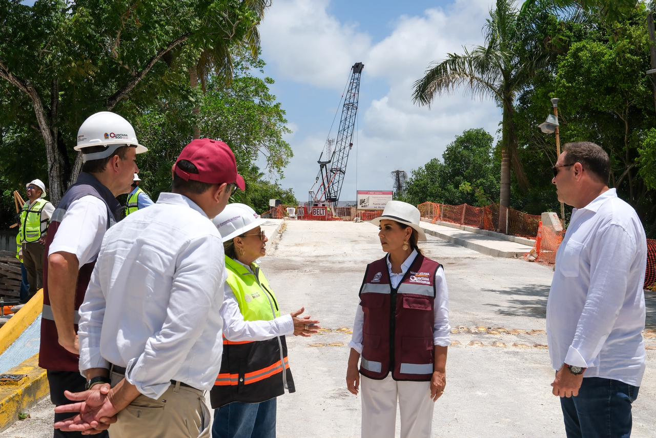 Recorre Mara Lezama reconstrucción del puente de Subteniente López, obra que avanza al 37%