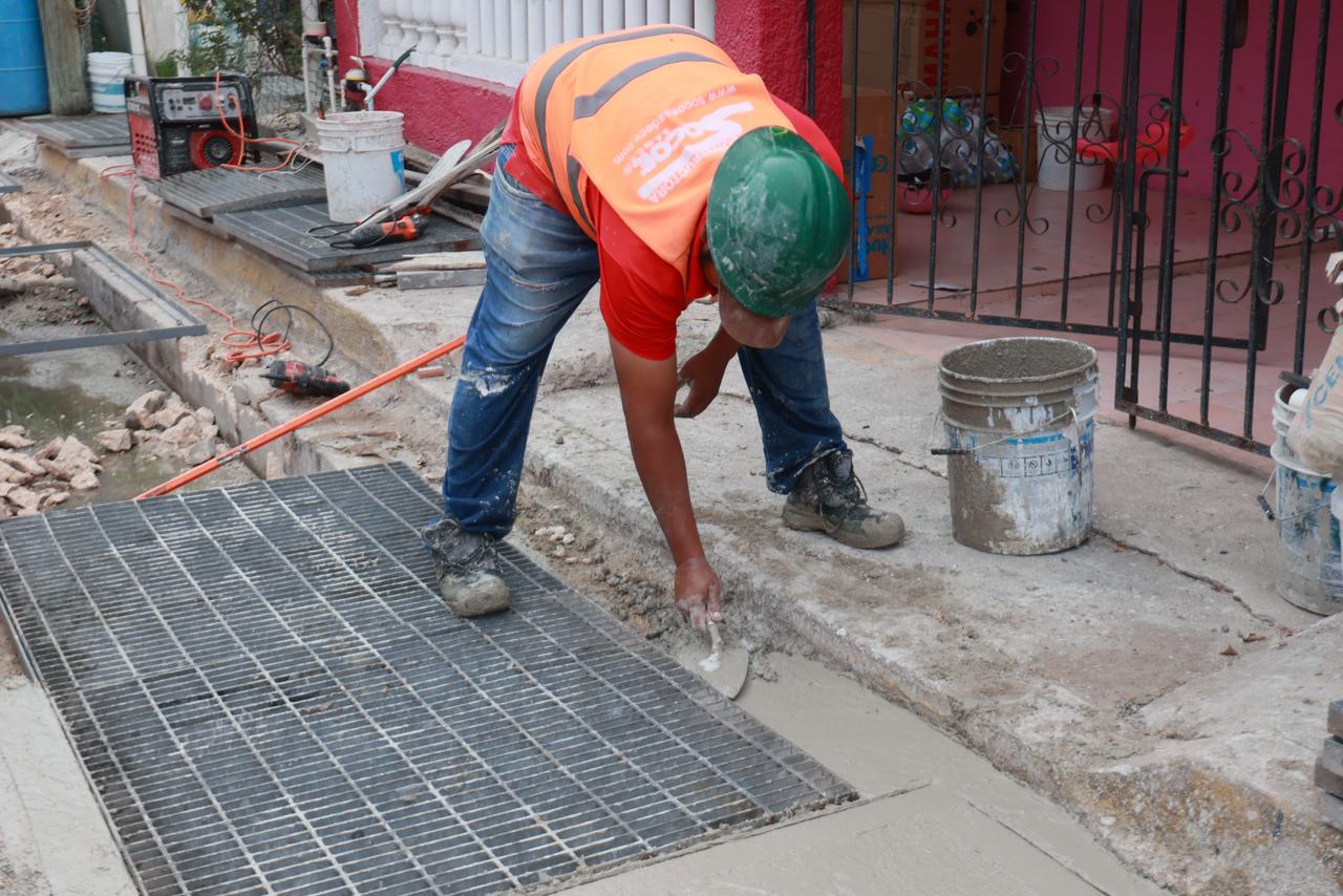 Gobierno Municipal continúa con la rehabilitación de la infraestructura pluvial en Isla Mujeres