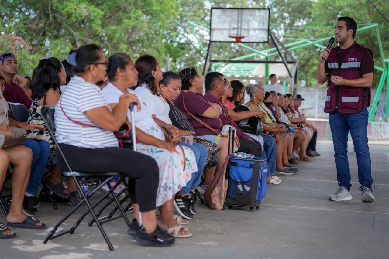 Gino Segura recorre calles de Cancún para escuchar a las familias y fortalecer la organización del partido MORENA