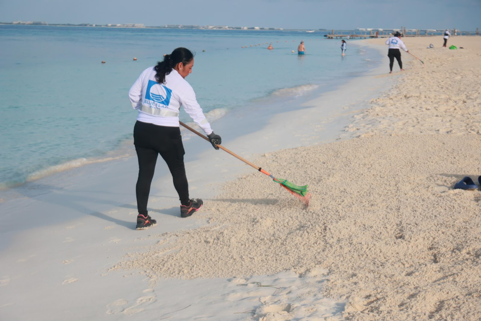 Gobierno de Isla Mujeres se prepara para izar por quinto año consecutivo la bandera Blue Flag en Playa Centro y Playa Norte