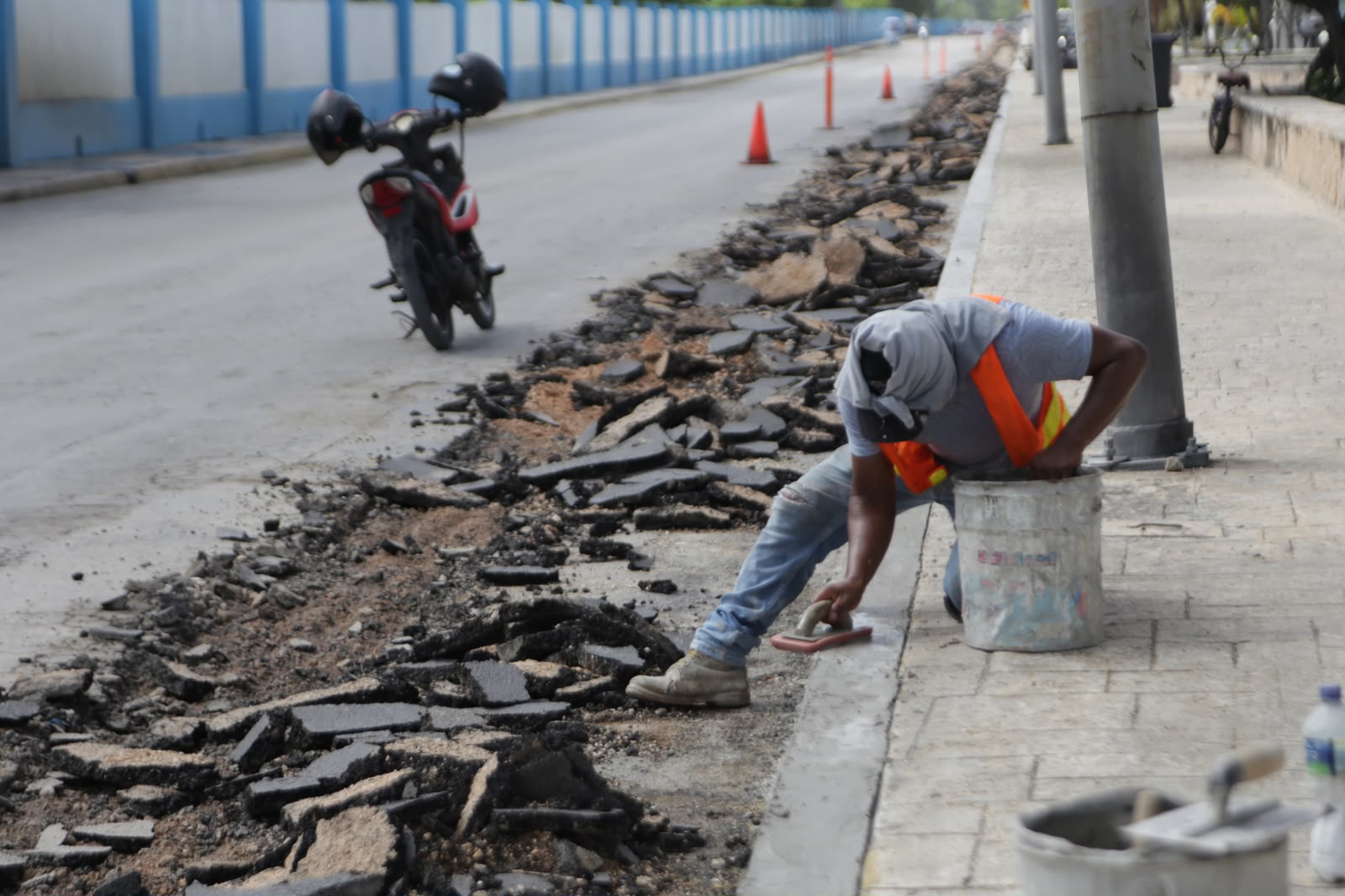 Avanza la rehabilitación de la prolongación Rueda Medina para fortalecer la movilidad en Isla Mujeres