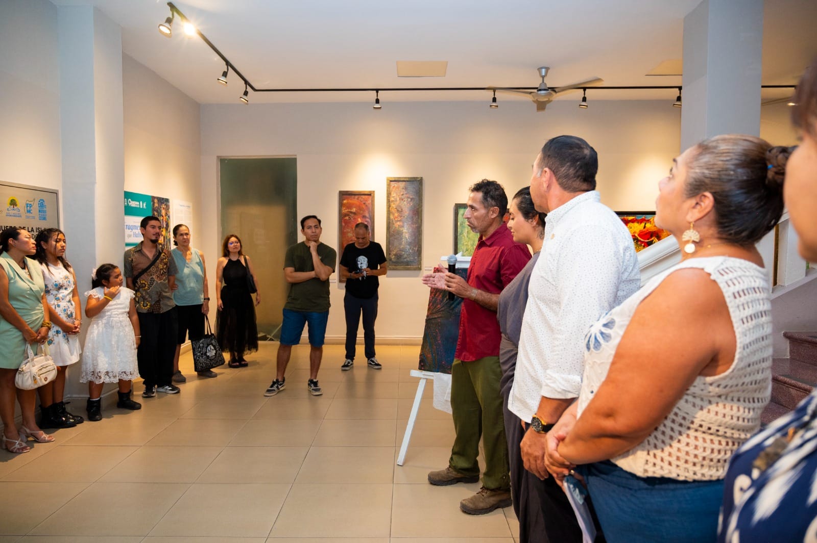 Lleva la FPMC al público, el universo creativo de José Munive con la exposición “Fragmentos que habitan”