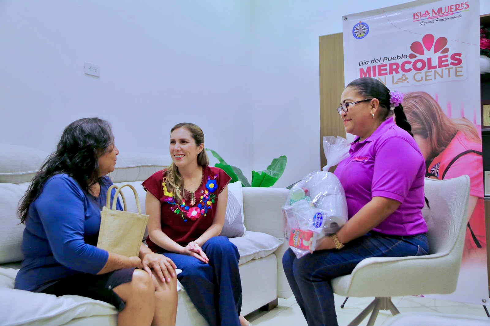 Atenea Gómez fortalece la atención directa a las familias de Zona Continental con el programa “Miércoles con la Gente”