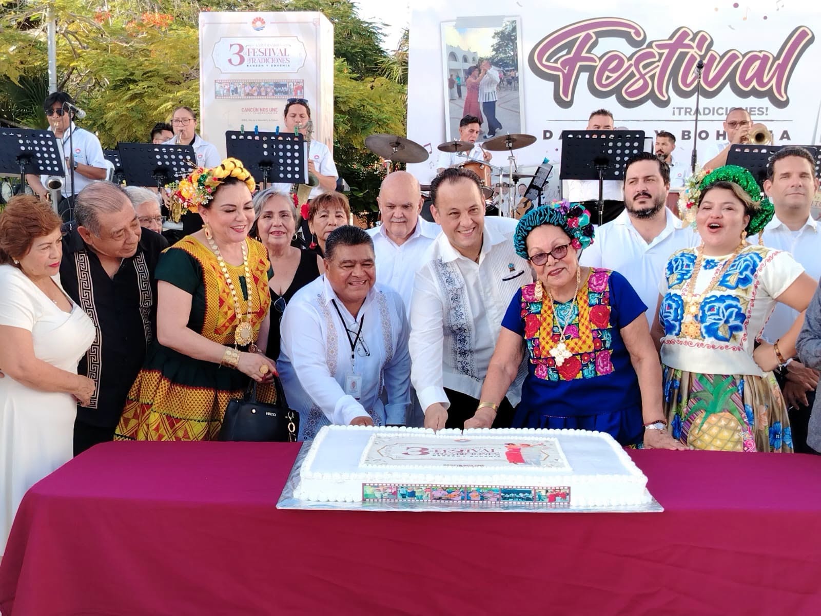 FOMENTA AYUNTAMIENTO DE BJ TRADICIONES MUSICALES Y ARTÍSTICAS EN LA COMUNIDAD
