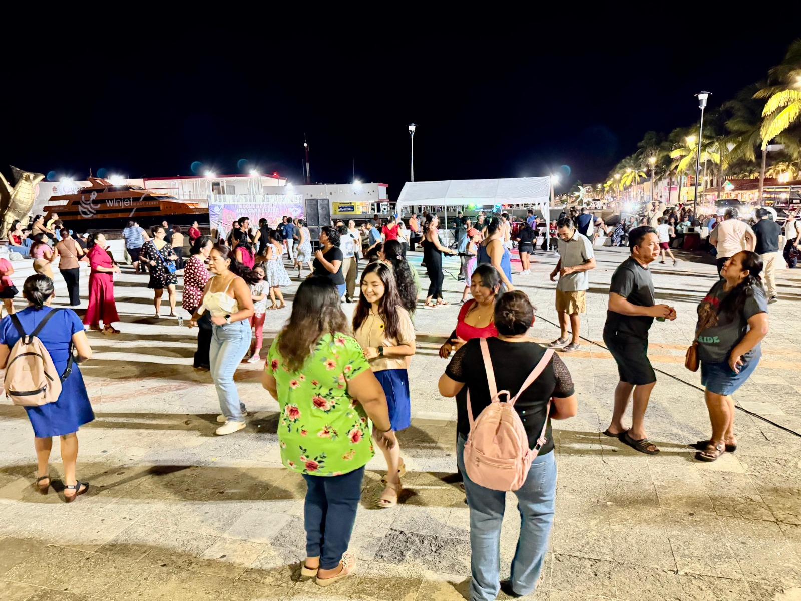 Reúne la FPMC a familias y visitantes en una noche de música y convivencia en la “Cana al Aire”