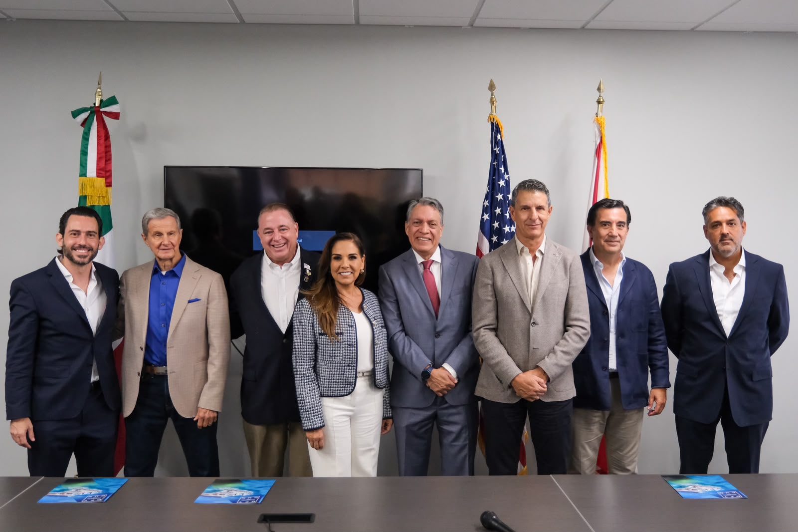 Ante miembros de la Orlando Chamber of Commerce, Mara Lezama presenta el Distrito Financiero y Tecnológico de Cancún