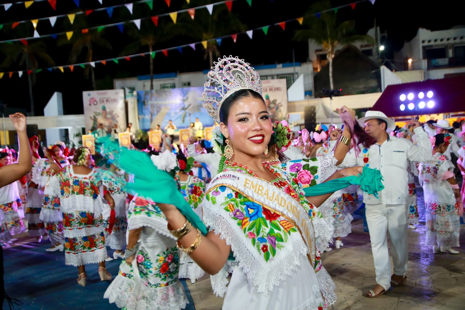 Isla Mujeres celebra la tradicional Vaquería en el marco de las Fiestas Patronales en honor a la Virgen de la Asunción