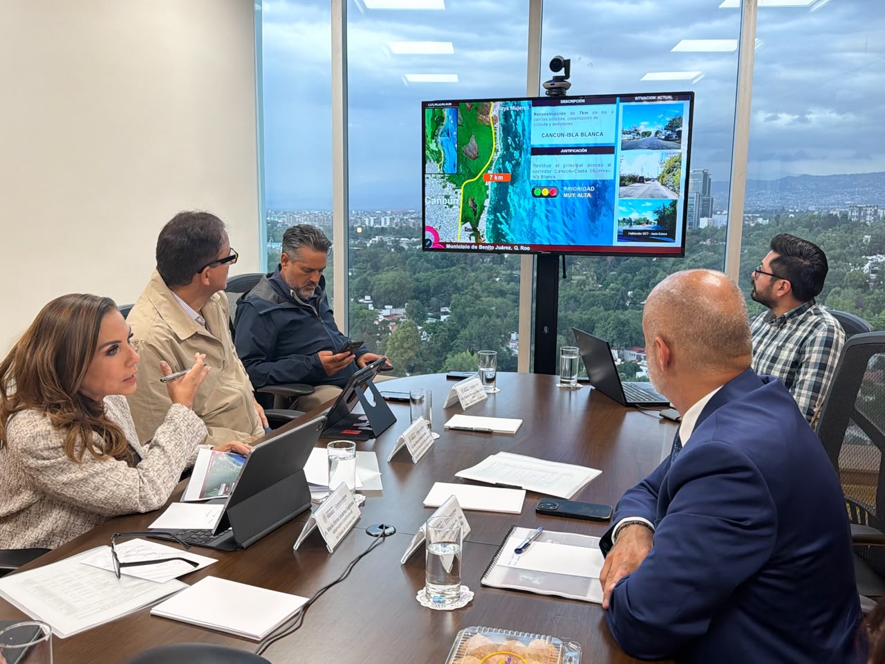 Mara Lezama da seguimiento con la SICT a proyectos prioritarios de infraestructura para Quintana Roo