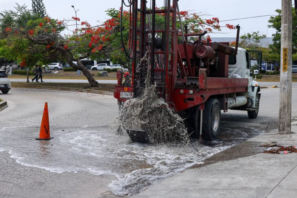REALIZA GOBIERNO DE BJ MANTENIMIENTO PLUVIAL ANTE TEMPORADA DE LLUVIAS