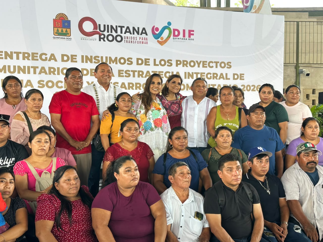 Acompaña Nivardo Mena a la Gobernadora Mara Lezama a la entrega de proyectos productivos.