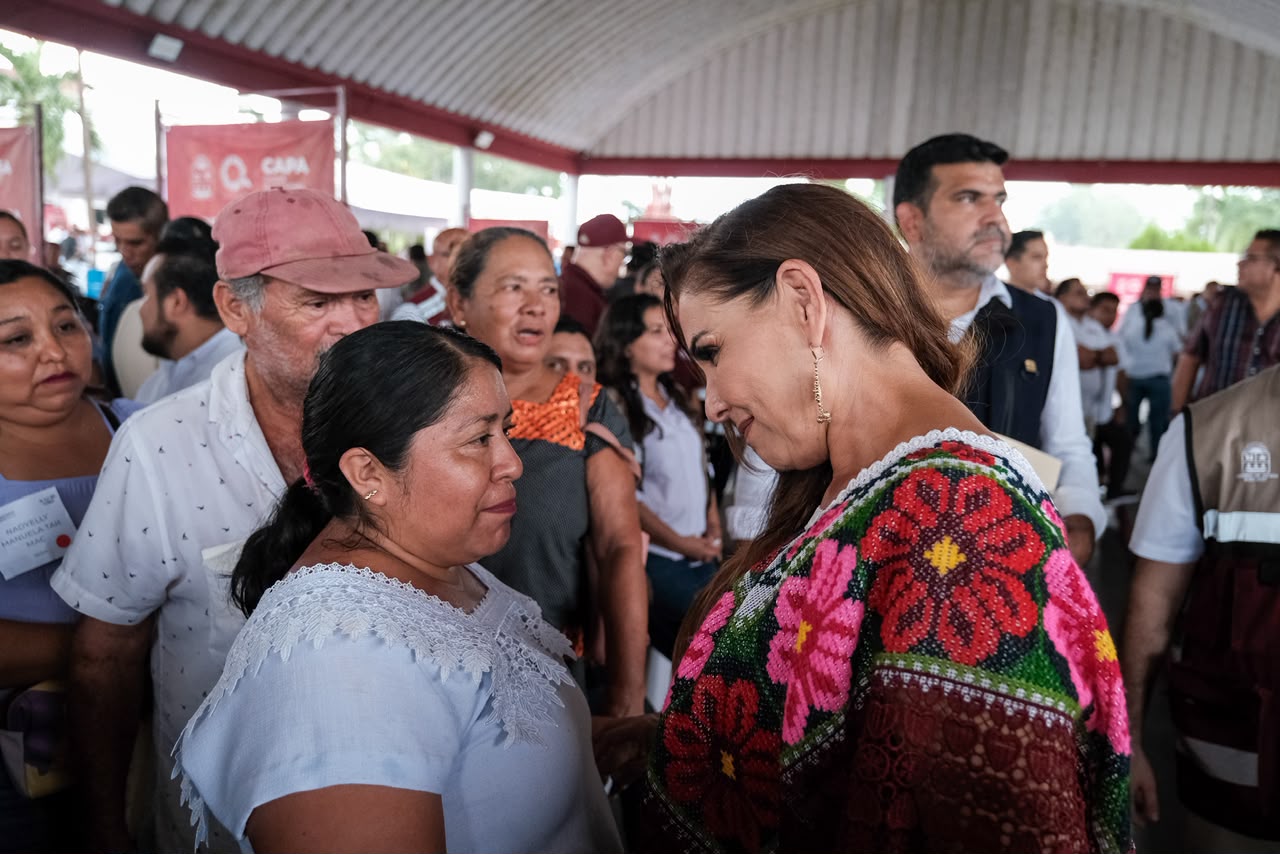 Atiende Mara Lezama de manera directa necesidades de habitantes de Lázaro Cárdenas