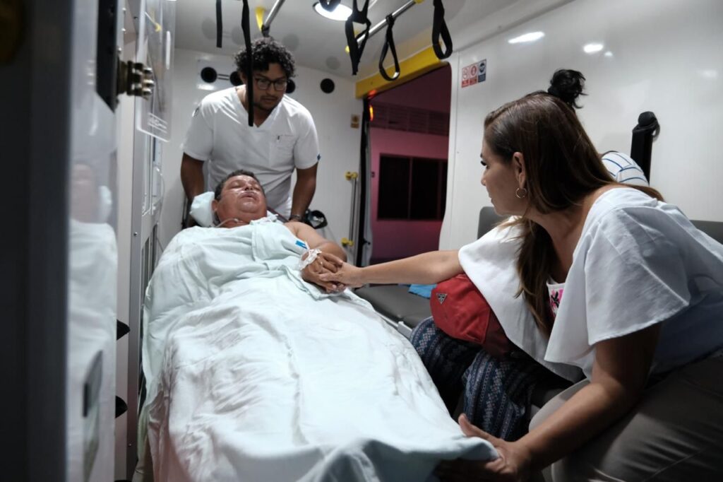 Bombero de Chetumal supera infarto tras ser trasladado de urgencia a Cancún por intervención de Mara Lezama