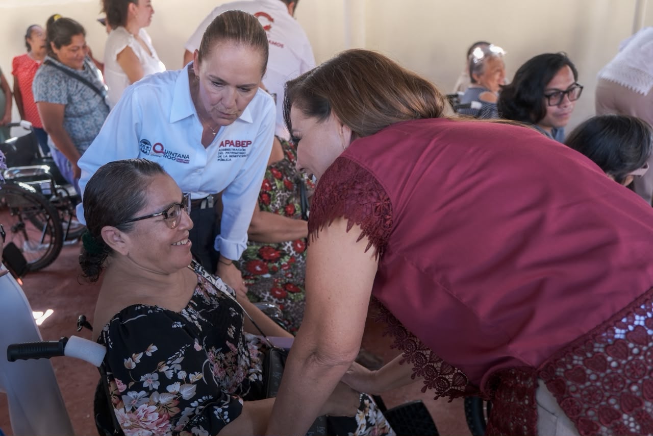 Entrega Mara Lezama 33 apoyos para personas con discapacidad motriz en Cozumel