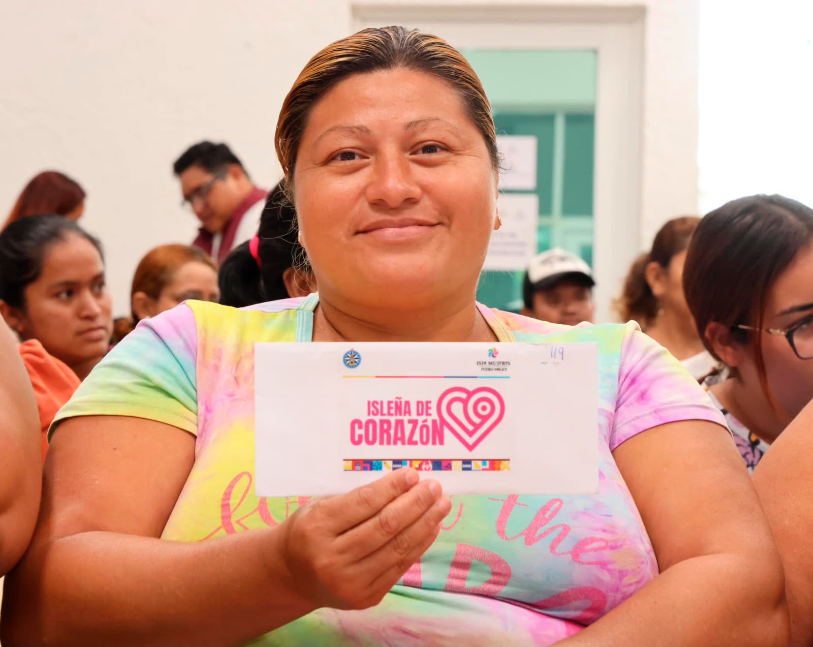 Gobierno de Isla Mujeres cumple con dispersión del quinto bimestre del programa Isleña de Corazón